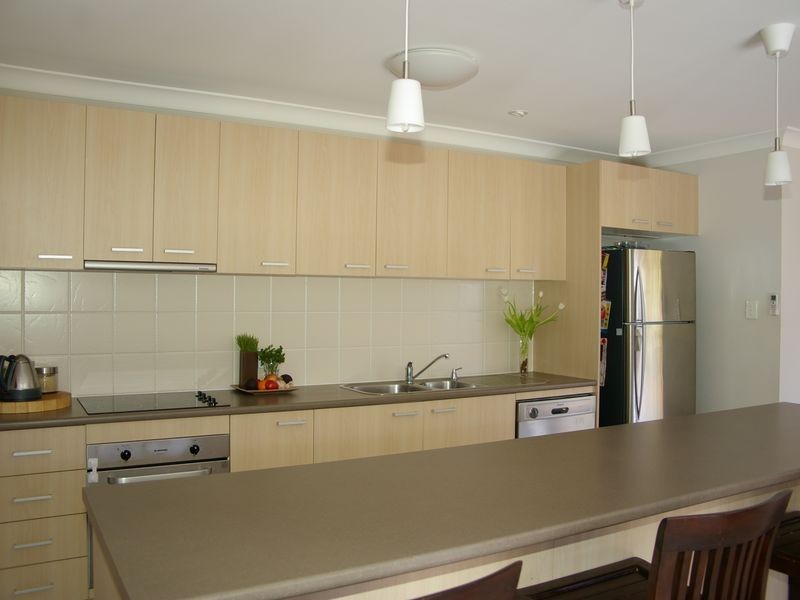 19 Tennant Street, Pacific Pines QLD 4211