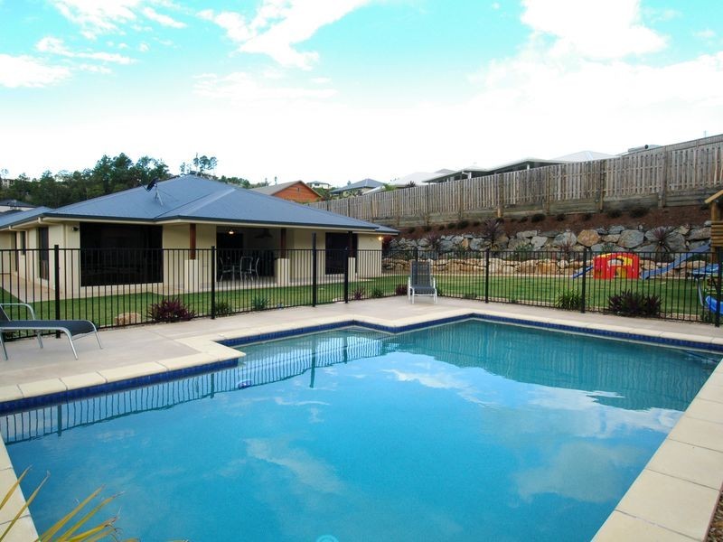 6 Victoria Drive, Pacific Pines QLD 4211