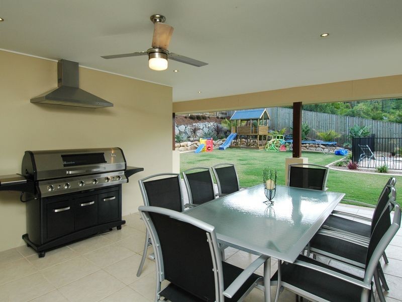 6 Victoria Drive, Pacific Pines QLD 4211