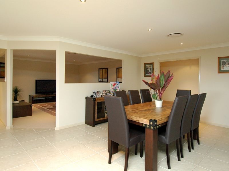 6 Victoria Drive, Pacific Pines QLD 4211