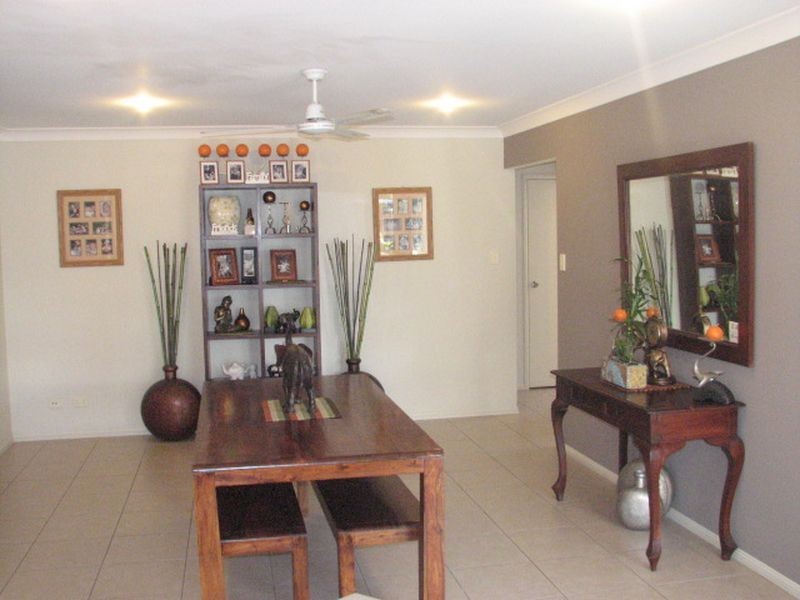 20 Carmarthen Circuit, Pacific Pines QLD 4211