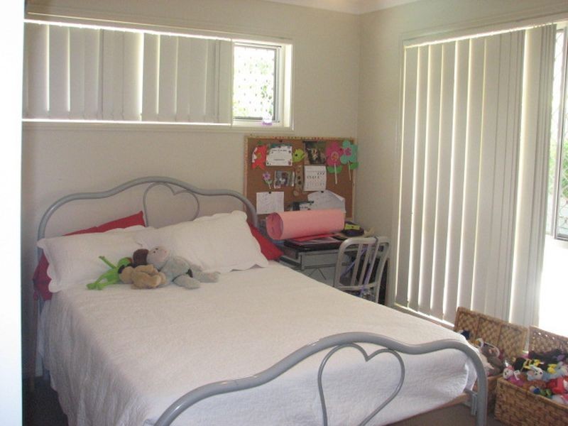 20 Carmarthen Circuit, Pacific Pines QLD 4211