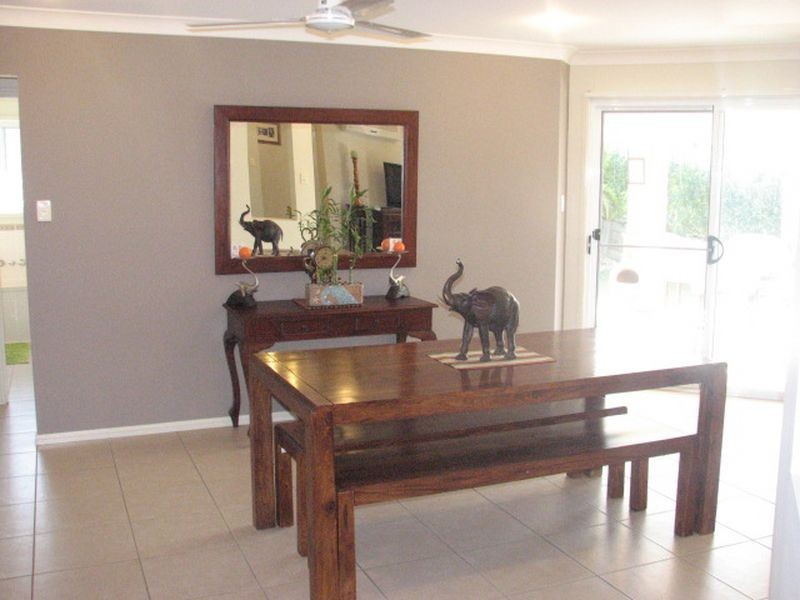 20 Carmarthen Circuit, Pacific Pines QLD 4211