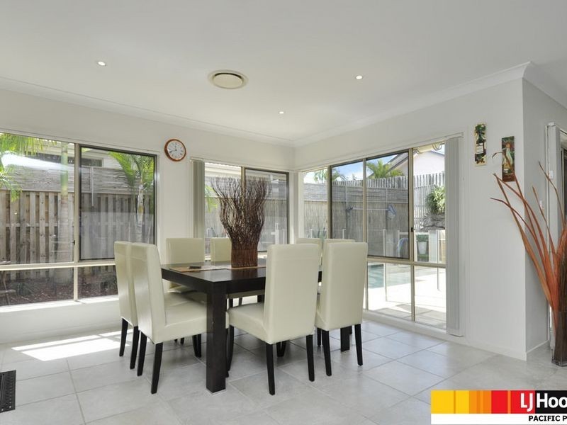 8 Arragan Court, Pacific Pines QLD 4211