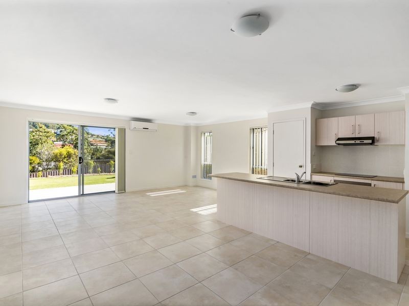 86 McAuley Parade, Pacific Pines QLD 4211