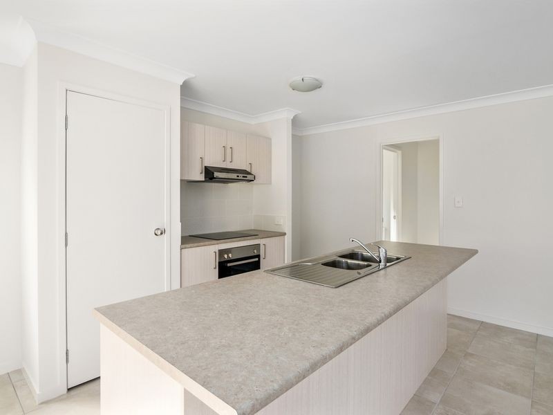 86 McAuley Parade, Pacific Pines QLD 4211