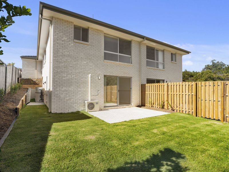 86 McAuley Parade, Pacific Pines QLD 4211