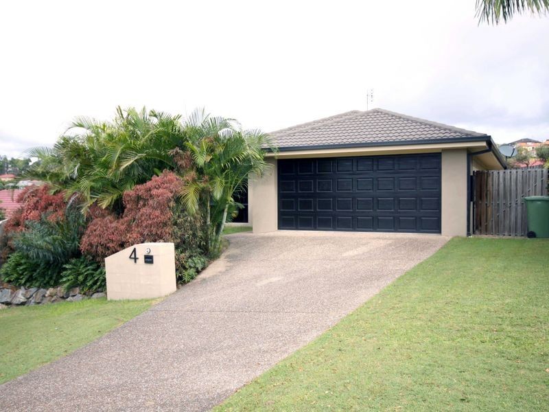 4 Murchison Street, Pacific Pines QLD 4211