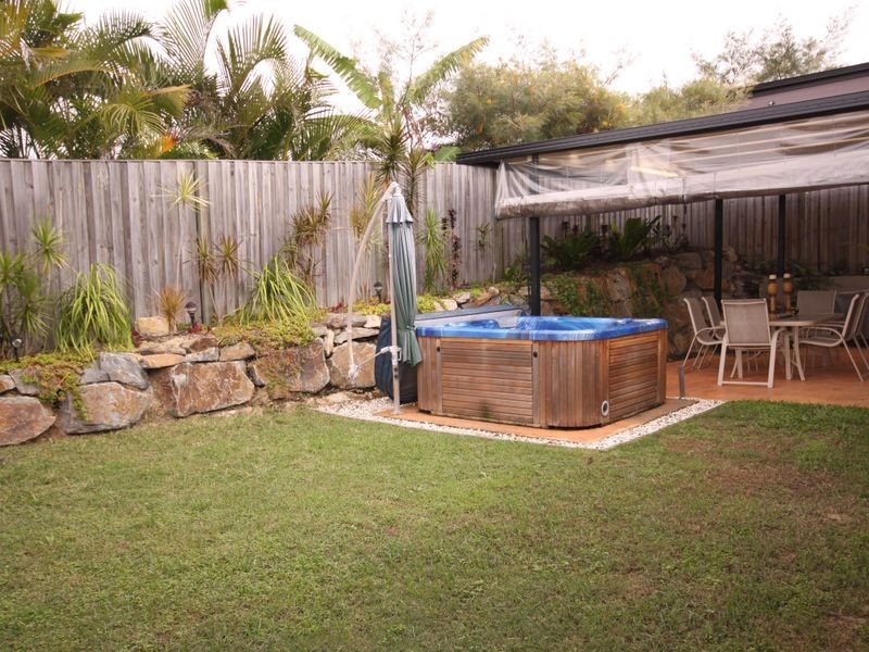 4 Murchison Street, Pacific Pines QLD 4211