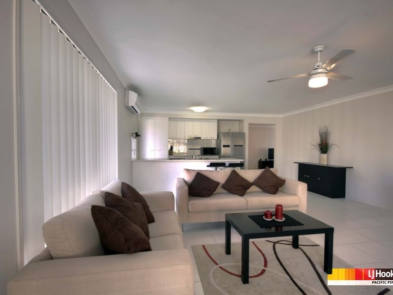 9 Hawkesbury Avenue, Pacific Pines QLD 4211