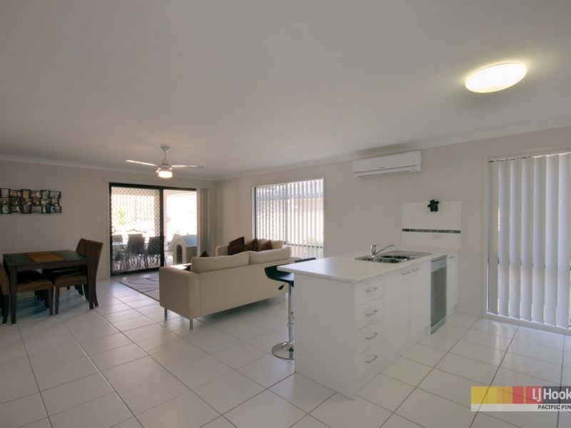 9 Hawkesbury Avenue, Pacific Pines QLD 4211