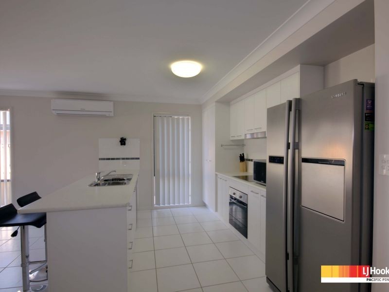 9 Hawkesbury Avenue, Pacific Pines QLD 4211