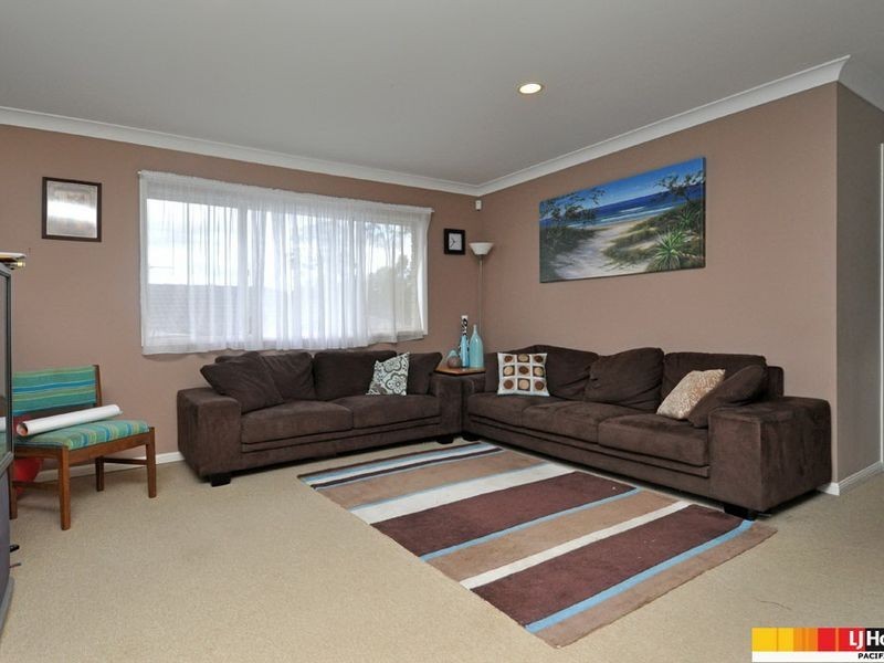 16 Elimbah Street, Pacific Pines QLD 4211