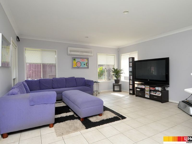 16 Elimbah Street, Pacific Pines QLD 4211