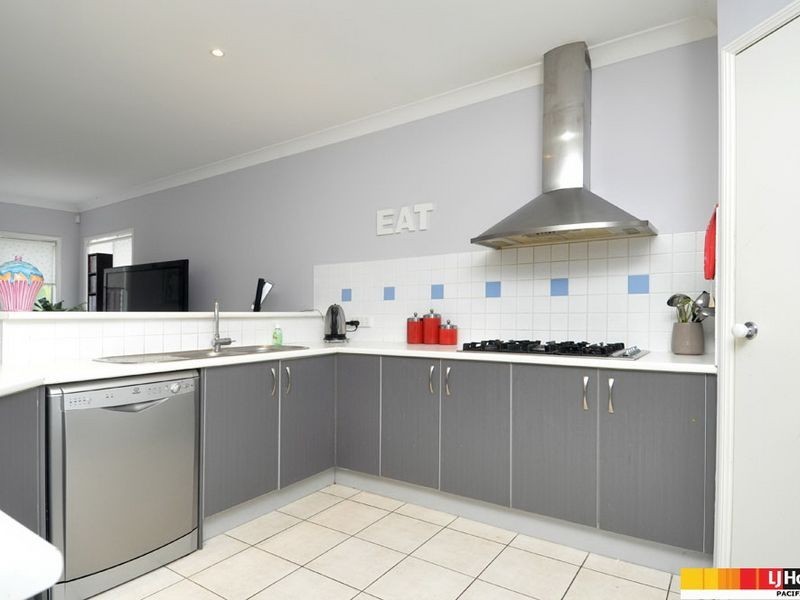 16 Elimbah Street, Pacific Pines QLD 4211