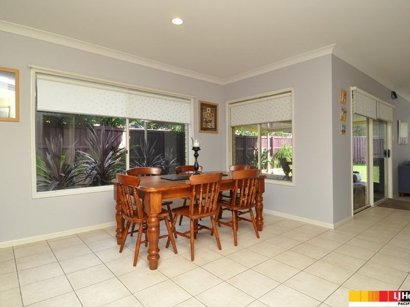 16 Elimbah Street, Pacific Pines QLD 4211