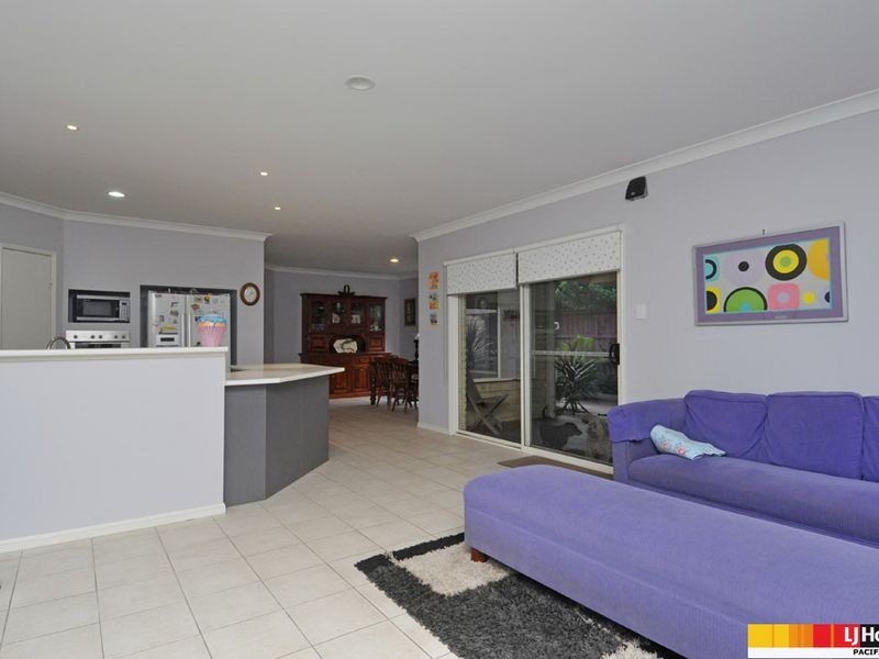 16 Elimbah Street, Pacific Pines QLD 4211