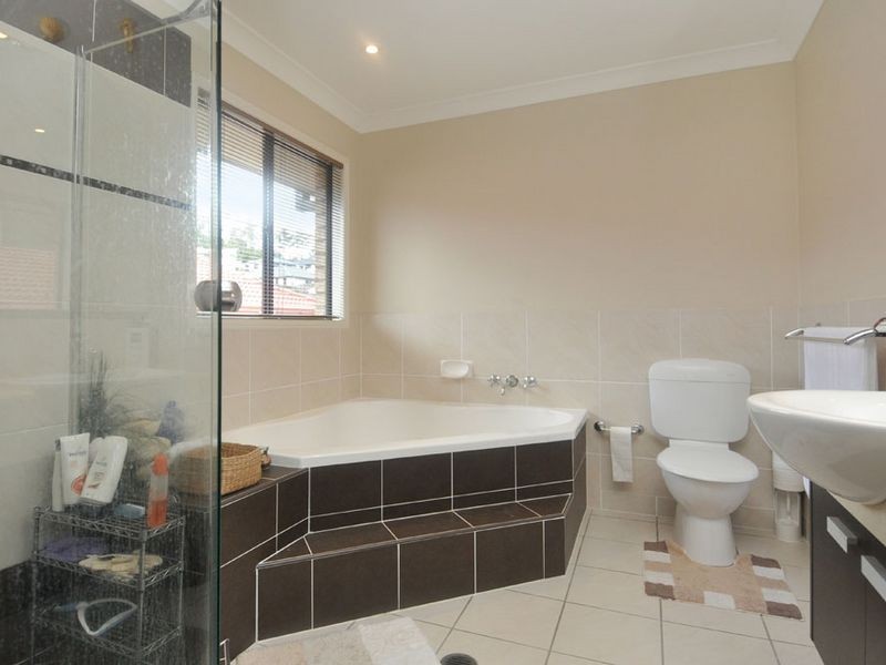 34 Gerard Street, Pacific Pines QLD 4211