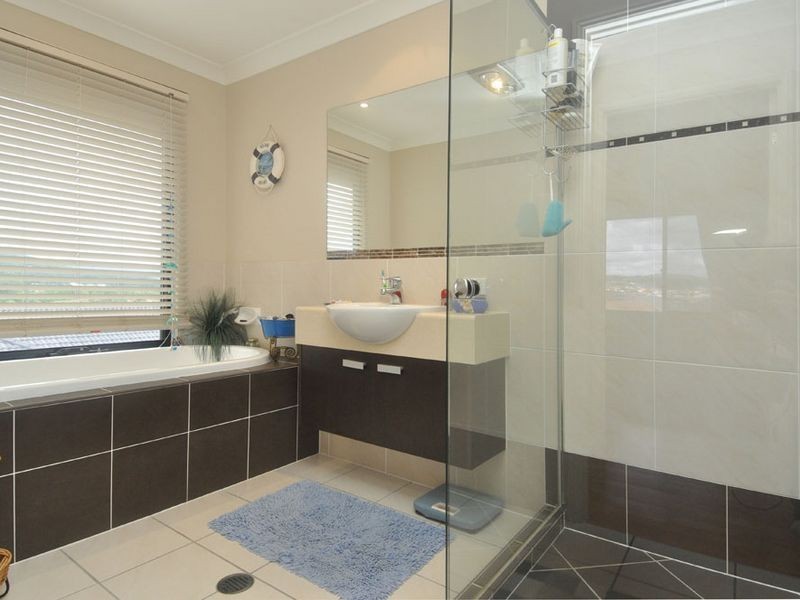 34 Gerard Street, Pacific Pines QLD 4211