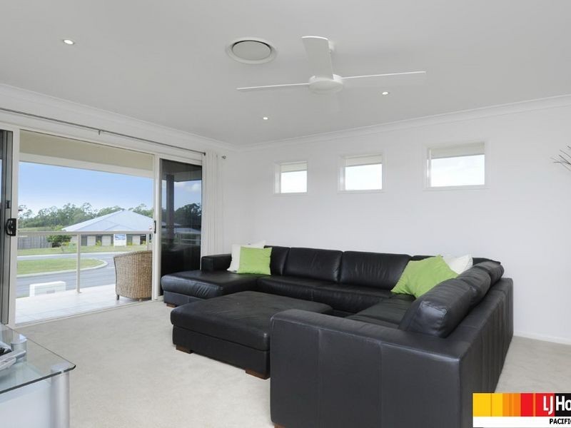 13 Wunburra Circle, Pacific Pines QLD 4211