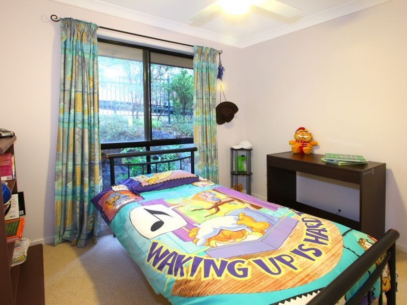 24 Yaldara Street, Pacific Pines QLD 4211