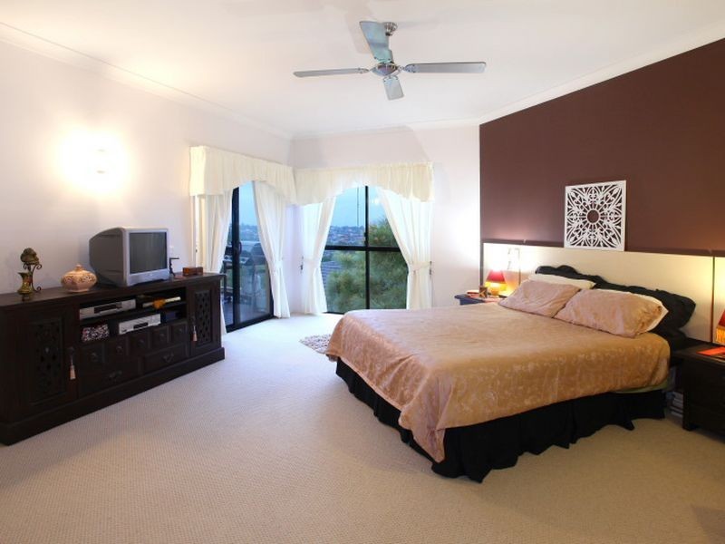 24 Yaldara Street, Pacific Pines QLD 4211