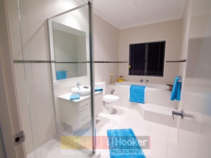 70 Diamantina Circuit, Pacific Pines QLD 4211