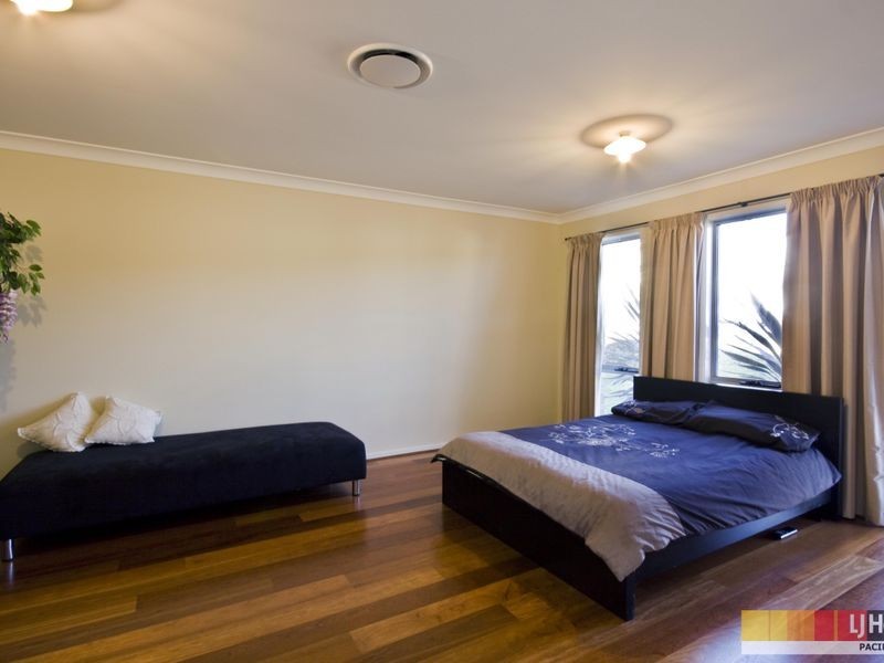 92 Wunburra Circle, Pacific Pines QLD 4211