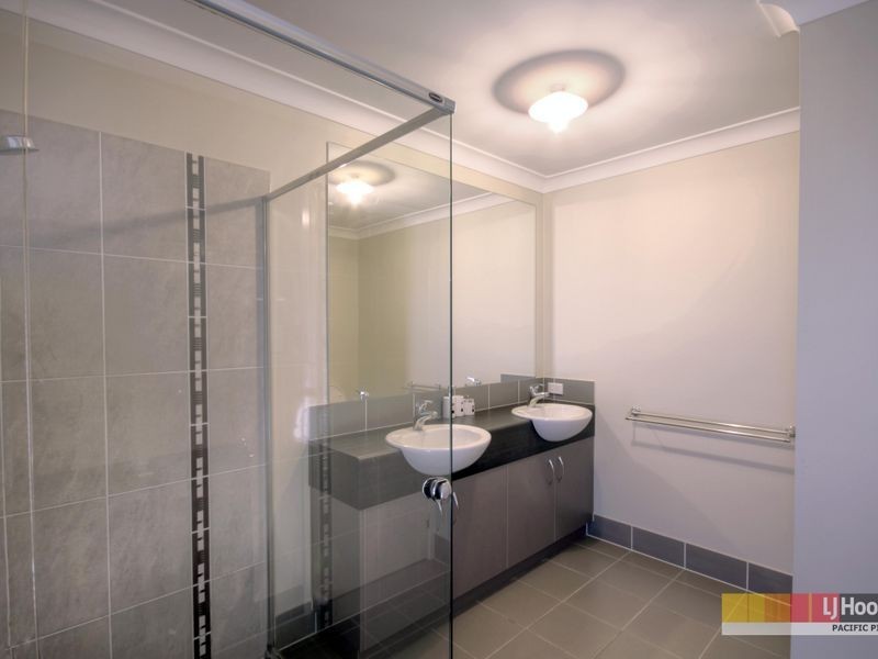 92 Wunburra Circle, Pacific Pines QLD 4211