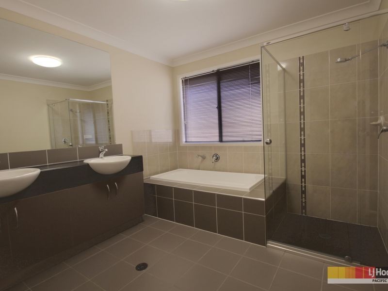 92 Wunburra Circle, Pacific Pines QLD 4211