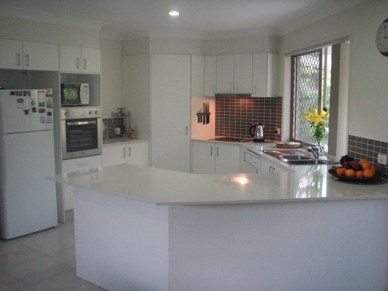 50 Hawkesbury Avenue, Pacific Pines QLD 4211