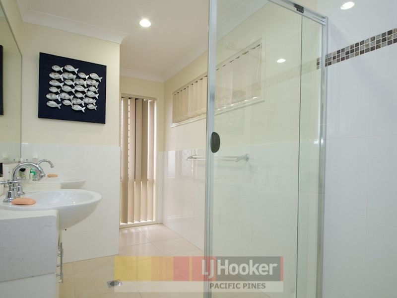 50 Hawkesbury Avenue, Pacific Pines QLD 4211