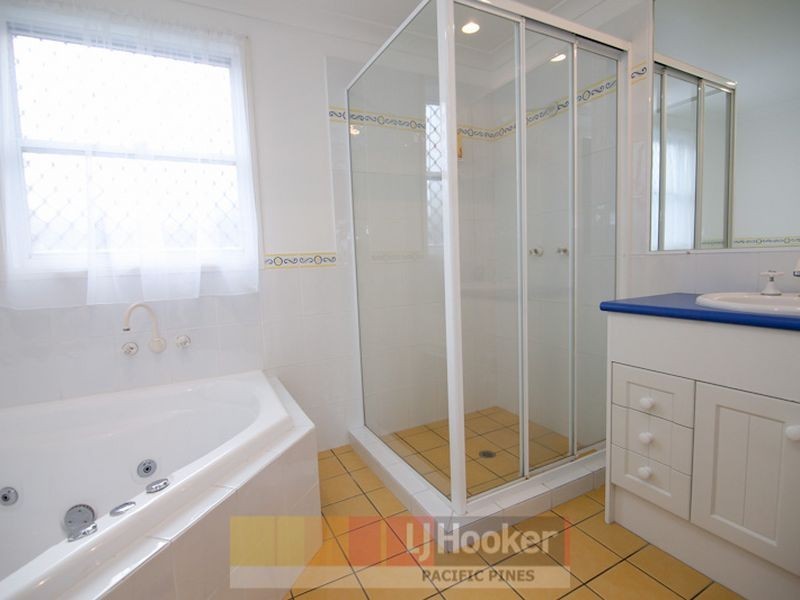 4 Malao Rise, Pacific Pines QLD 4211