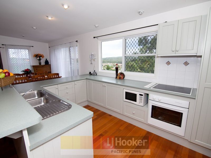 4 Malao Rise, Pacific Pines QLD 4211