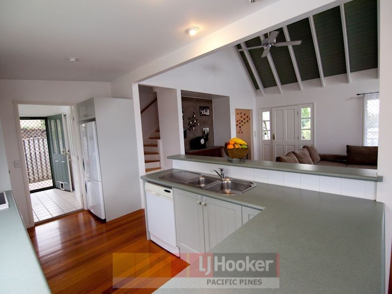 4 Malao Rise, Pacific Pines QLD 4211