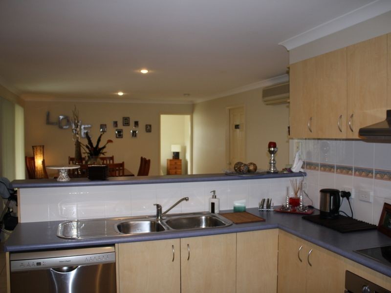 3 Elimbah Street, Pacific Pines QLD 4211