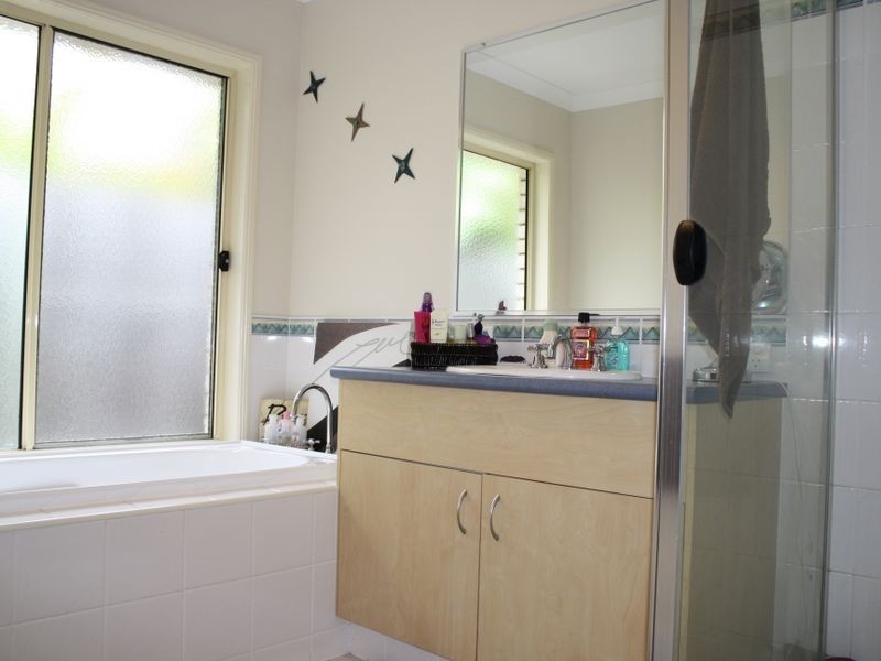 3 Elimbah Street, Pacific Pines QLD 4211