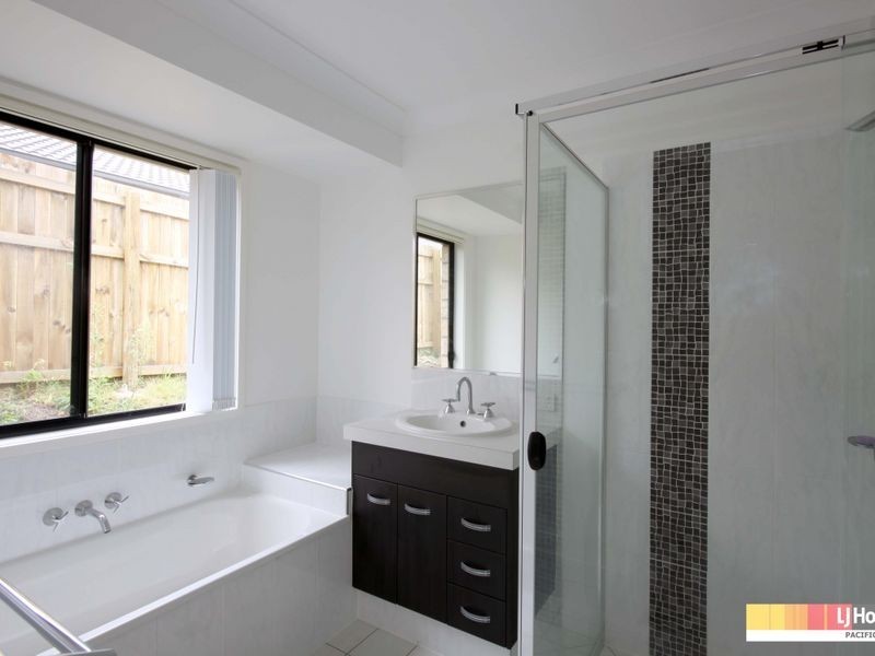 95 Wunburra Circle, Pacific Pines QLD 4211