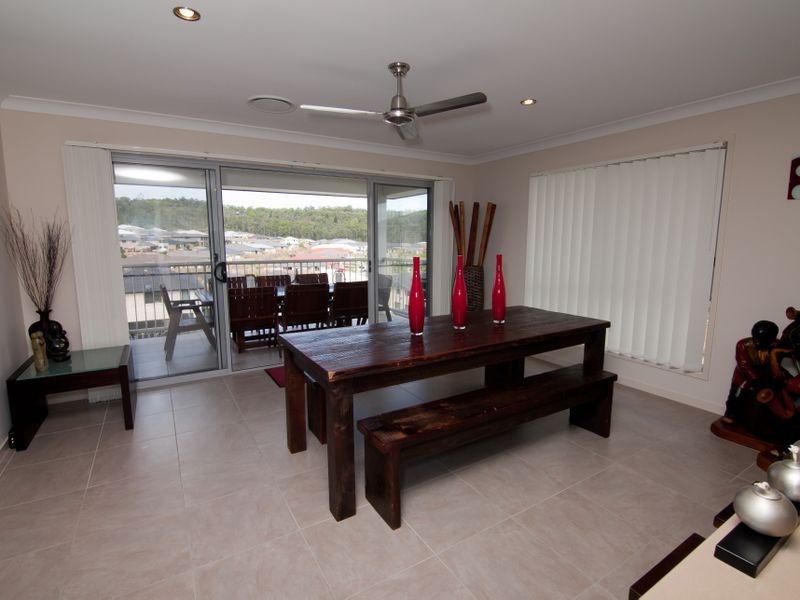 129 Wunburra Circle, Pacific Pines QLD 4211