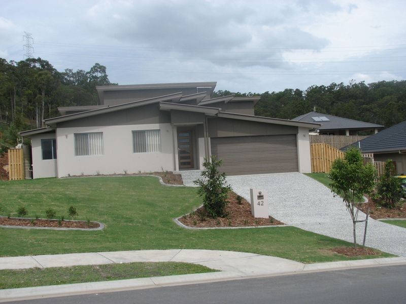 2/42 Wunburra Circle, Pacific Pines QLD 4211