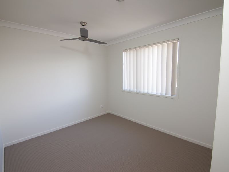 2/42 Wunburra Circle, Pacific Pines QLD 4211