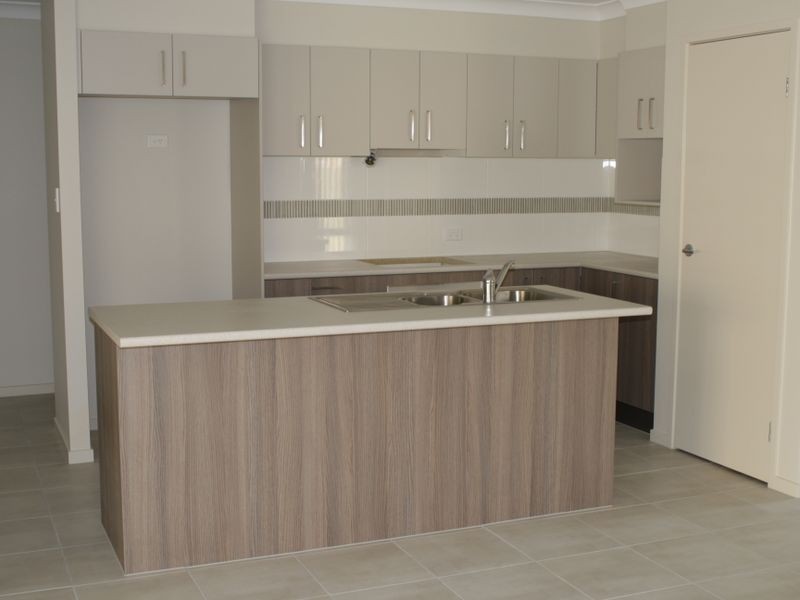 30 Bellinger Key, Pacific Pines QLD 4211