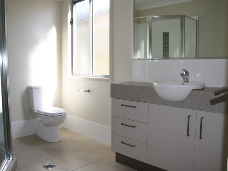 16 Jardine Street, Pacific Pines QLD 4211