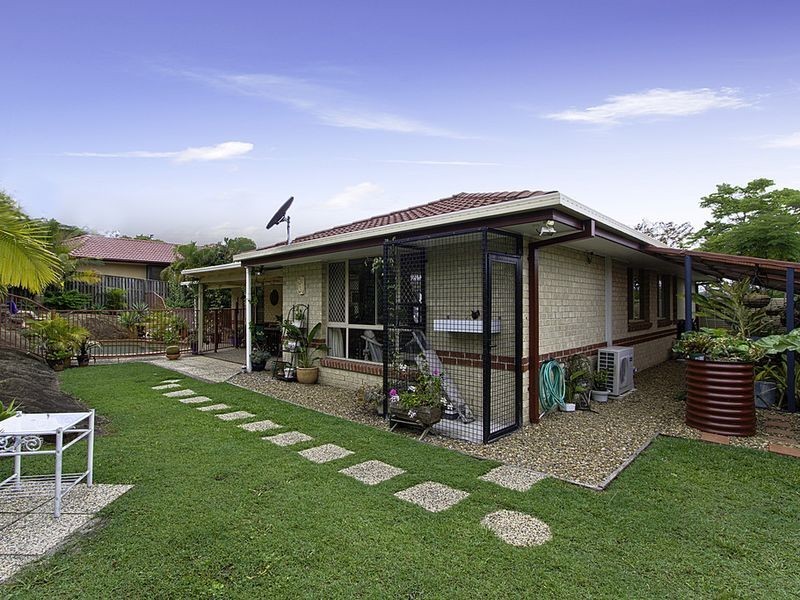 6 Henderson Rise, Pacific Pines QLD 4211