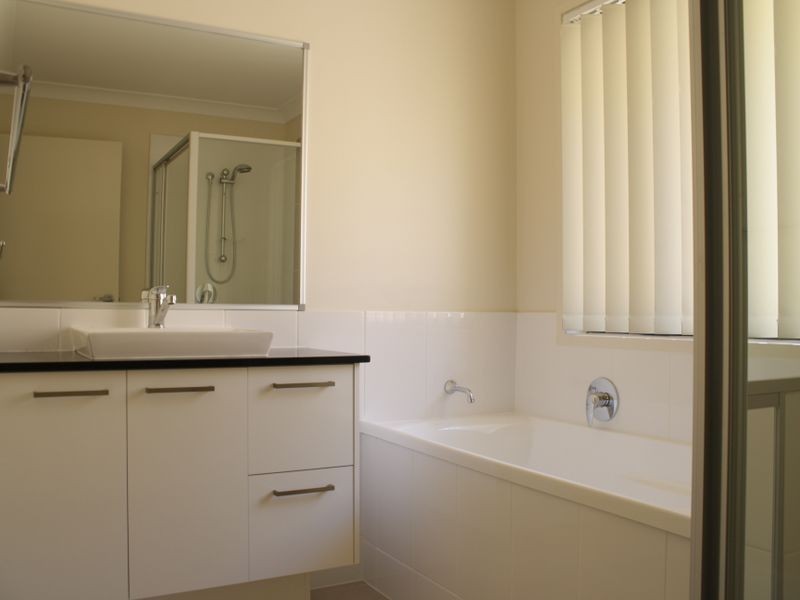 17 Bushland Drive, Maudsland QLD 4210