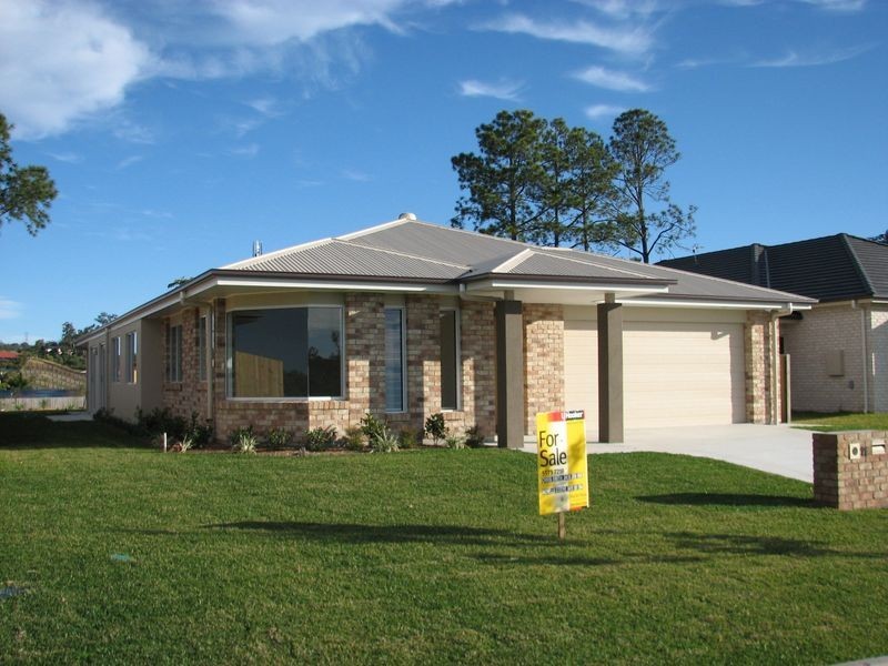 11 Flame Tree Crescent, Maudsland QLD 4210