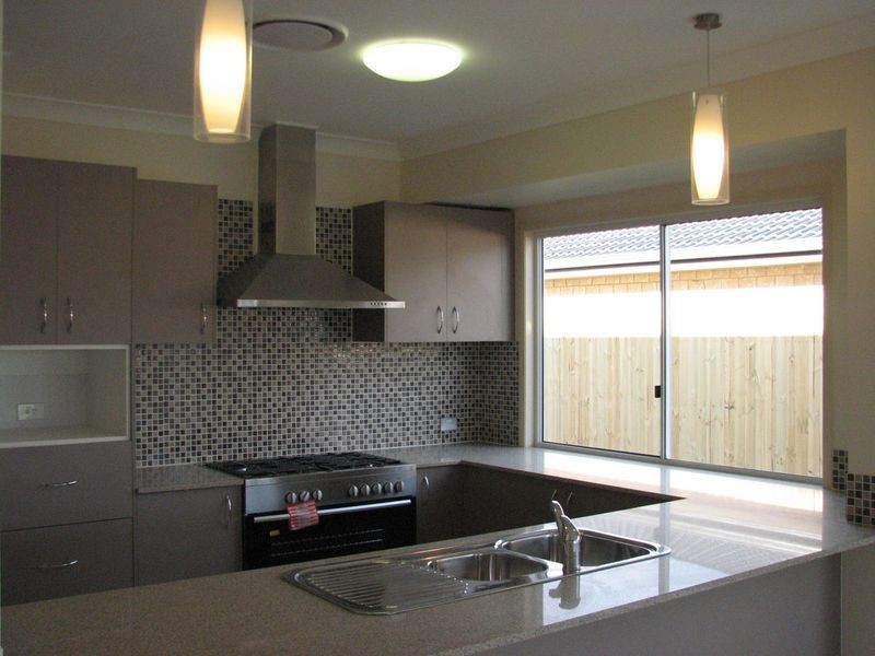 11 Flame Tree Crescent, Maudsland QLD 4210