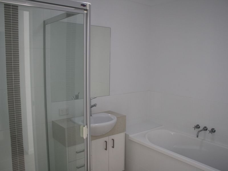 1/32 Aldgate Street, Pacific Pines QLD 4211