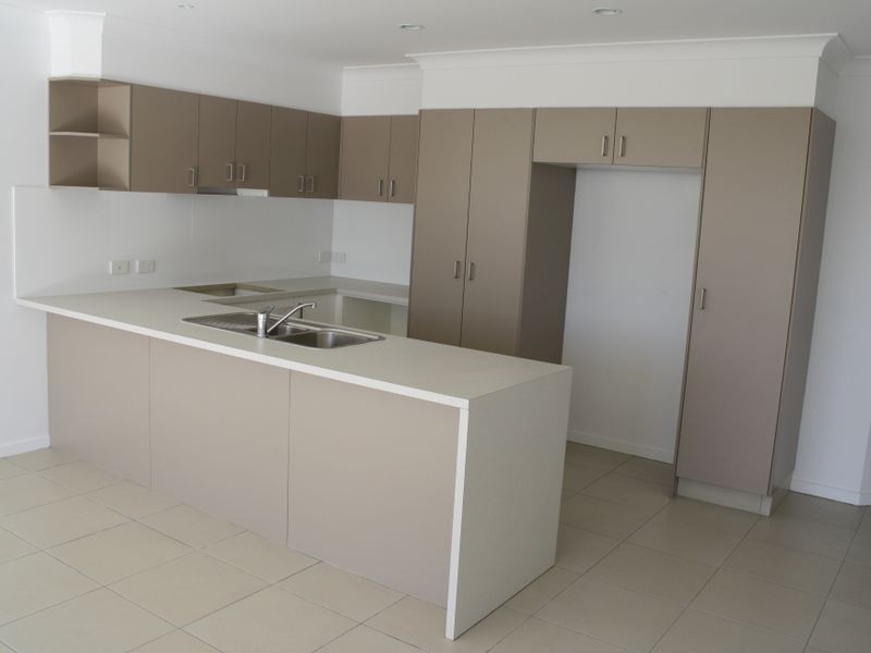 2/32 Aldgate Street, Pacific Pines QLD 4211