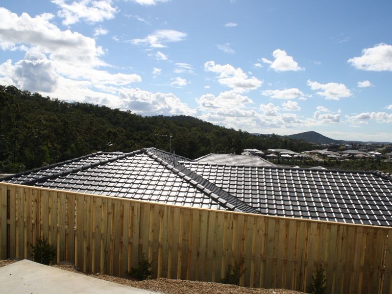 2/32 Aldgate Street, Pacific Pines QLD 4211